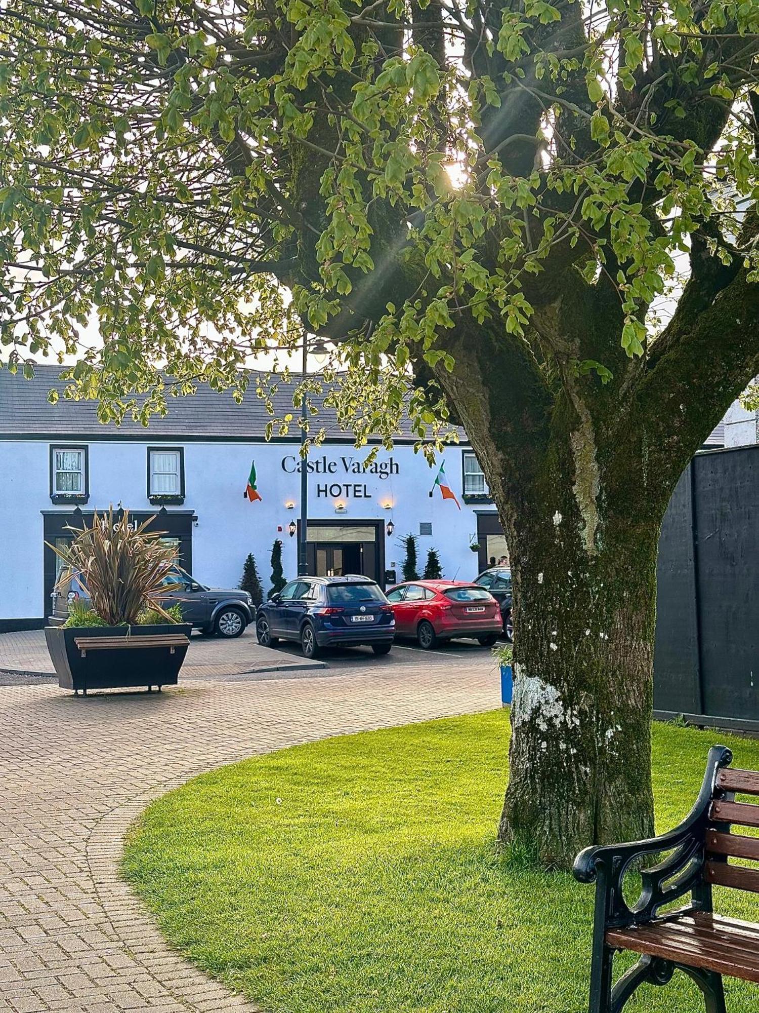 Castle Varagh Hotel & Bar Castlepollard 外观 照片